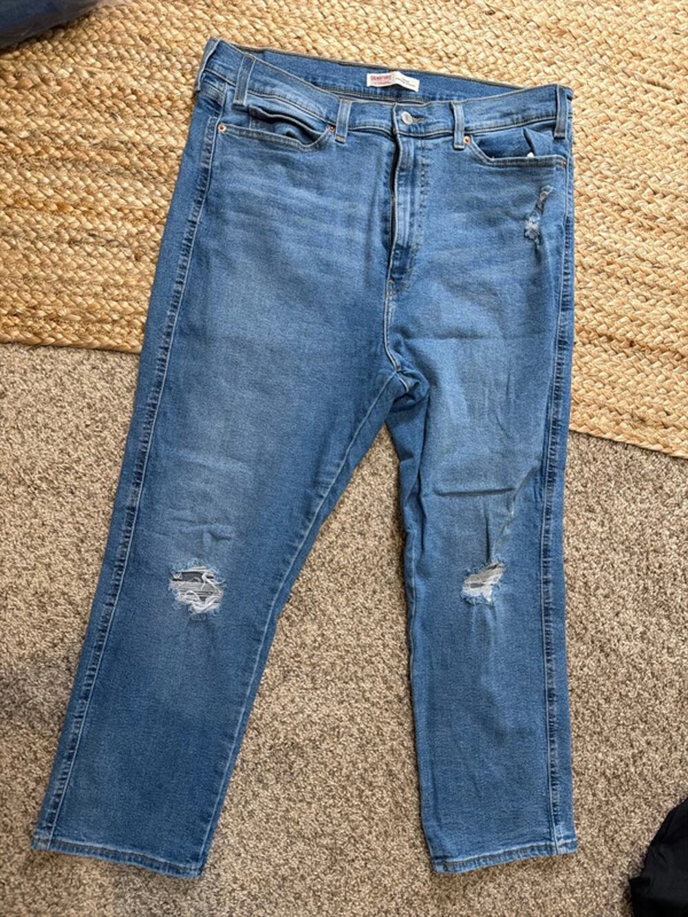 Levi’s 18 Heritage high-rise Street distressed jeans 2991